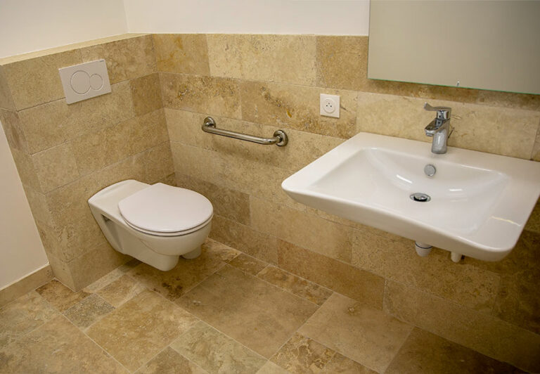 Réalisations Immo Renov 73 - Aménagement Toilettes Bureau